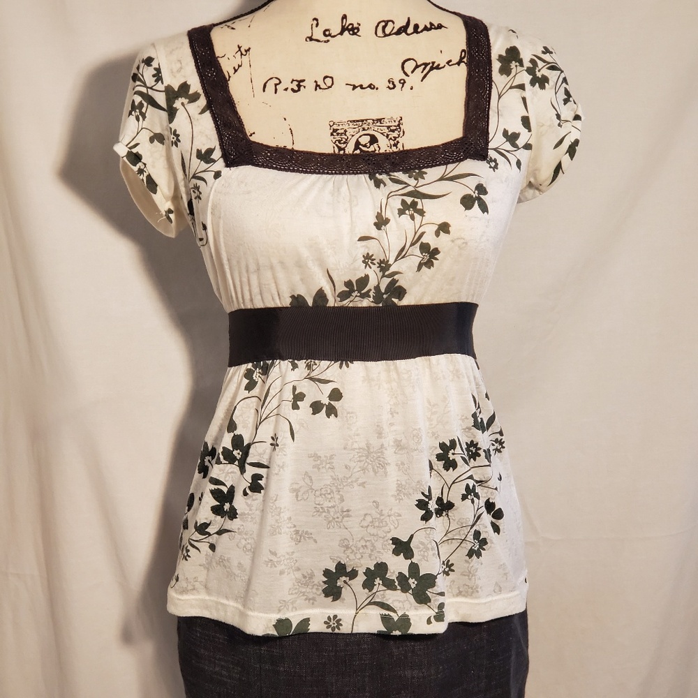 Anthropologie - Ric Rac Size Medium Cap Sleeve Top